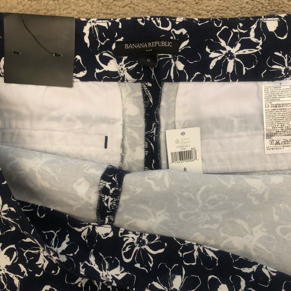 Banana Republic Shorts - Picture 3 of 4